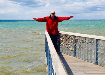 وتعرفني بلاد