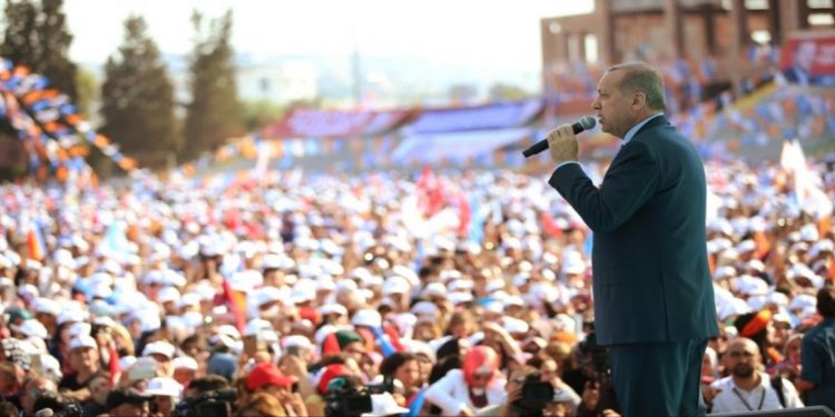 الأزمة الداخلية في حزب العدالة والتنمية التركي.. الأسباب والتداعيات