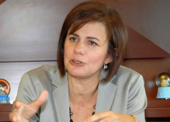 الحسن تنتقد الشعبوية والخطاب الطائفي: هزلت!