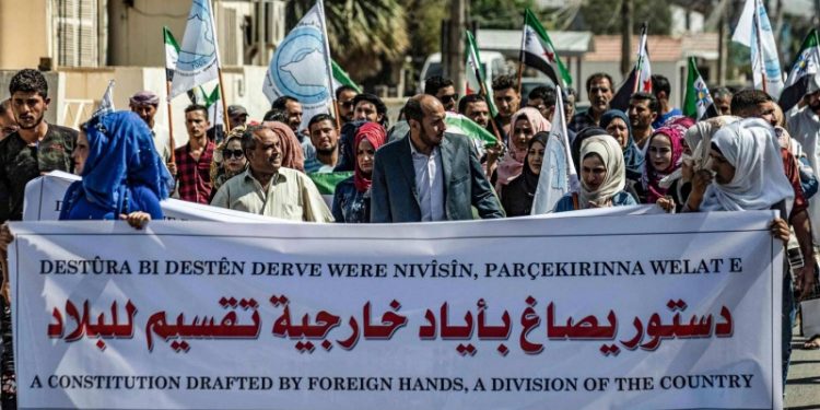 السوريون بين الدستورية والديمقراطية