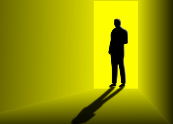 لا فسحة للضوء في أزقَّة الأُمم الضيقة