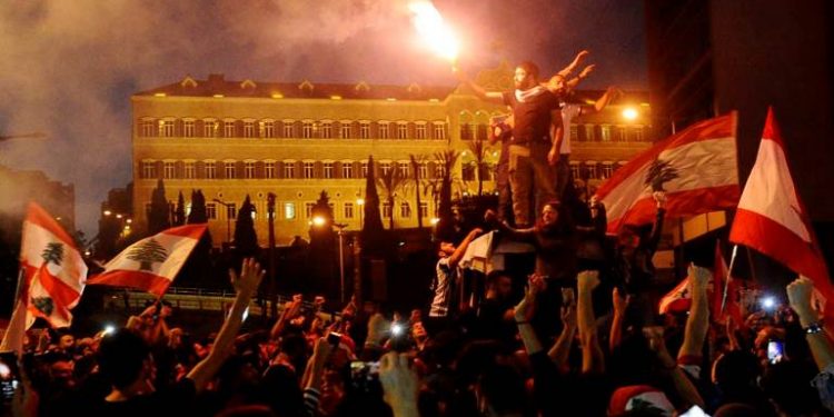 الفارق بين تظاهرة بعبدا و”عاميّة” وسط بيروت