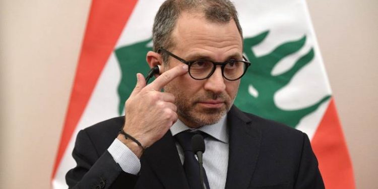 المجتمع الدولي وازدراؤه لطبقتنا السياسية: عنصرية باسيل نموذجاً