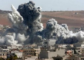 النظام يستأنف غاراته في إدلب… وسباق تعزيزات شرقي الفرات