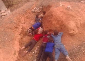 ألق المداد ومزق الأوراق