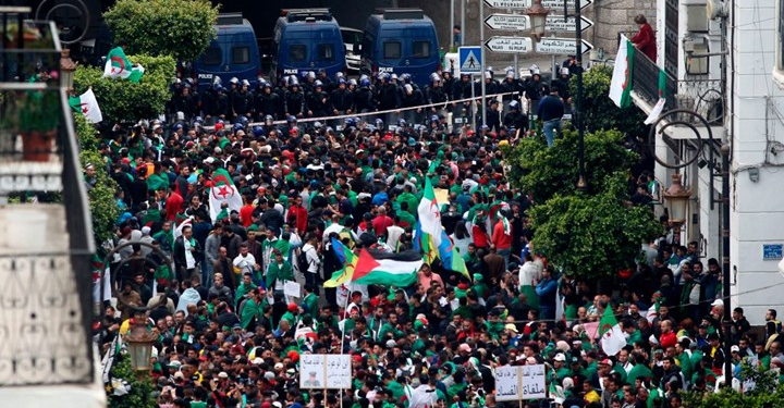 خطورة إبعاد فلسطين عن ثورات الشعوب العربية