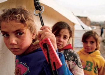 رغم توقف الغارات… نزوح 40 ألف مدني من سراقب وريفها