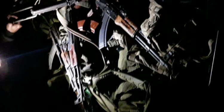 أهالي “ناحتة” بدرعا يحتجزون 15 عنصراً للنظام ويصادرون أسلحتهم