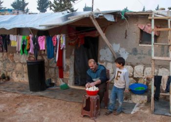 إردوغان يتحدث عن نزوح نحو 250 ألفاً من إدلب لن تستقبلهم تركيا