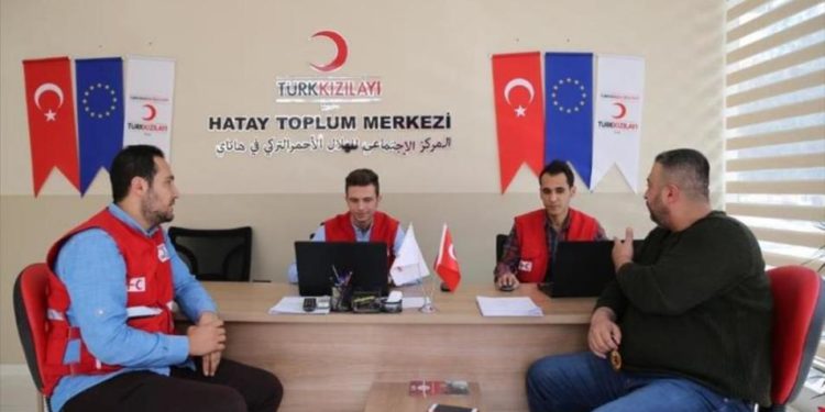 أنقرة تكثف المساعدات لإدلب لتلافي موجة نازحين