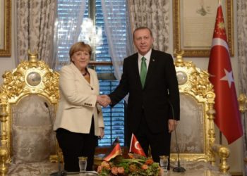 تأجيل قمة اسطنبول الرباعية… وميركل لدعم أنقرة بشأن السوريين