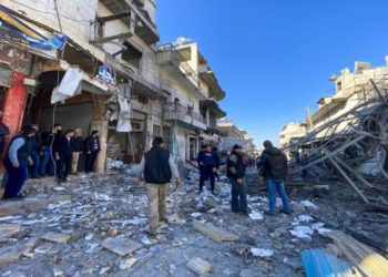 روسيا تطيح هدنة إدلب… والنظام يحشد لـ”عاصفة حسم”