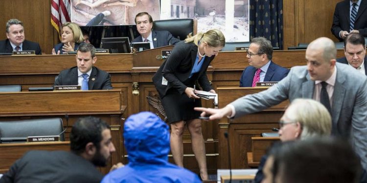 سيزر وإرغام النظام