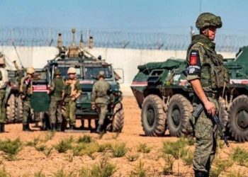 موسكو تجري تدريبات                                    مع القوات السورية بالمتوسط وتعزز دفاعاتها في القامشلي