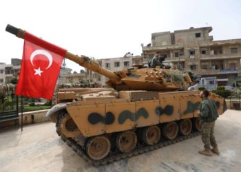 معارك عنيفة قرب حلب… وتعزيزات تركية على الحدود