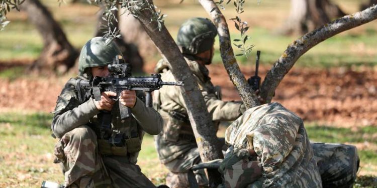 معارك بعد استعادة فصائل مدينة استراتيجية شمال غربي سورية