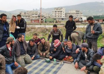 اعتصامات على الطريق “أم4”: لن يأخذه الروس بلا قتال