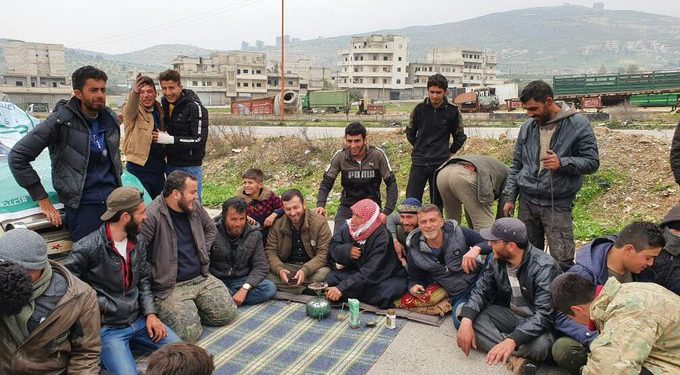 اعتصامات على الطريق “أم4”: لن يأخذه الروس بلا قتال