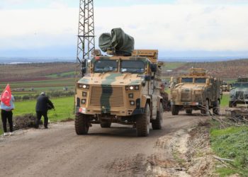 الجيش التركي يوسع انتشاره شمال سورية                وقوات النظام السوري تواصل حشدها حول إدلب