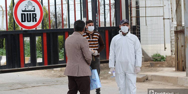 الخوف من “كورونا” يرفع أسعار المعقمات والكمامات في سورية