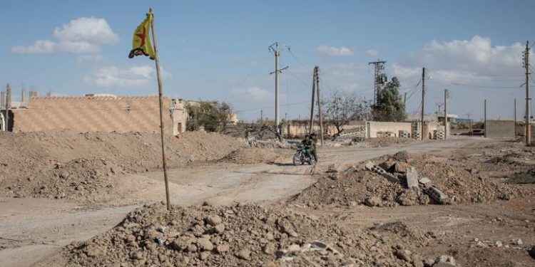 المجتمع المدني في الرقة: خدمة “قسد” أو الاعتقال