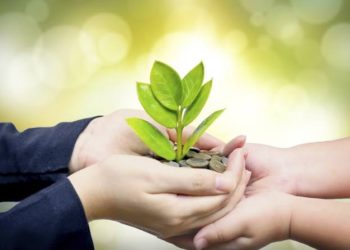 في لفتة إنسانية.. سيدة تركية تسدد الديون عن سوريين غربي البلاد