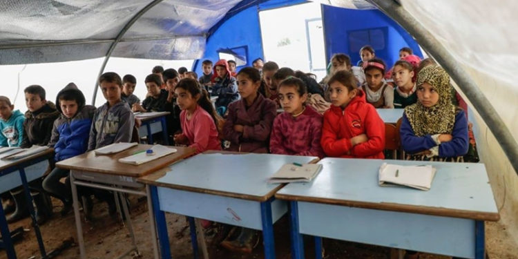 “ملهم” يدعم مخيمات قاح بمدرسة للتعليم الأساسي