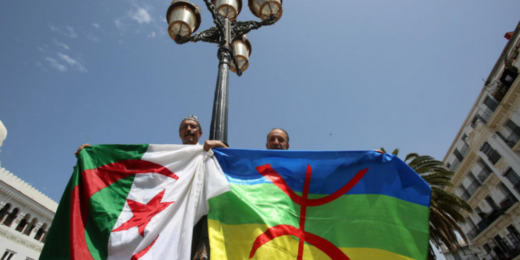 الربيع الأمازيغي و40 سنة من الأسئلة      النظام التقليدي عمل على تجنيد الإسلاميين في هذه المنطقة