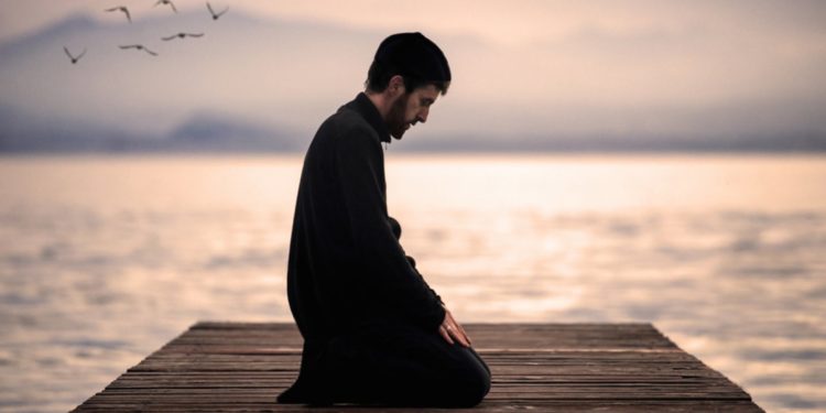 “عزلة لا اعتزال”