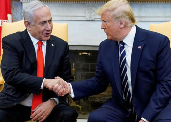 مروحيات إسرائيلية تقصف أهدافًا في جنوب سورية              الهجوم طال مواقع تابعة لقوات النظام وإيران في درعا والقنيطرة