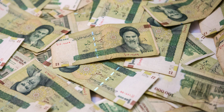 الاقتصاد الإيراني إلى الهاوية