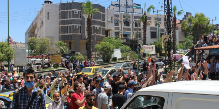 تجدّد الثورة السورية وإشكالية المعارضة في احتضانها