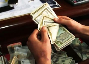 الحوالات إلى سورية لا تمر دون “أتاوة”..وتهمة الإرهاب؟