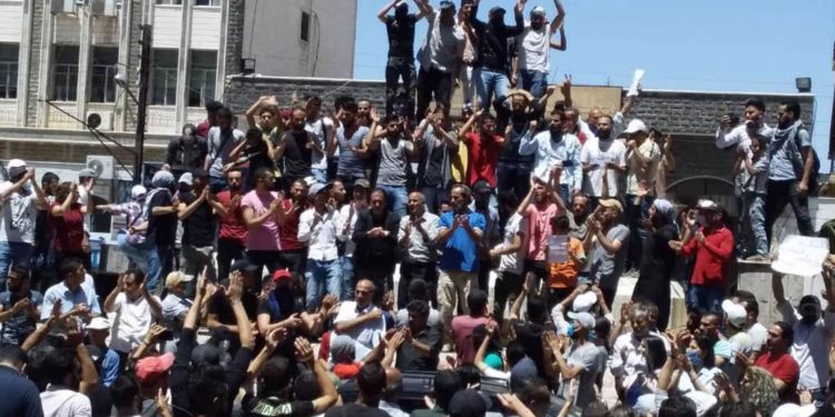 تظاهرة ضد النظام السوري في الجولان المحتل: “حرية للأبد”