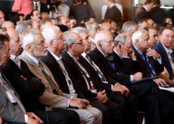 المعارضة السورية: الانتقال أو الحل أو العمل وفق أجندات الآخرين