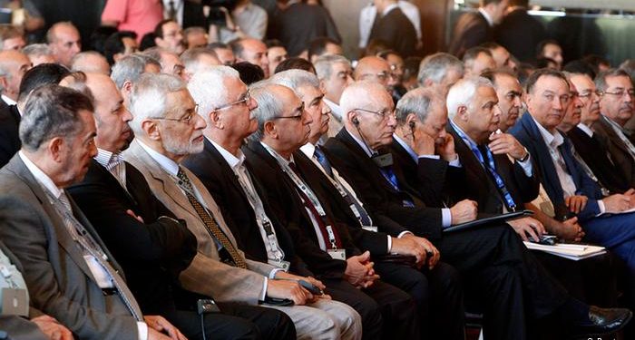 المعارضة السورية: الانتقال أو الحل أو العمل وفق أجندات الآخرين