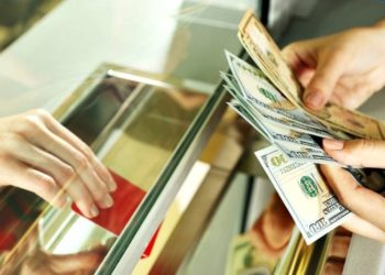 نظرية النقود تحتم سقوط الأسد