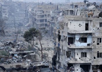 قوات النظام تعتقل 5 فلسطينيين من مخيم اليرموك قرب دمشق