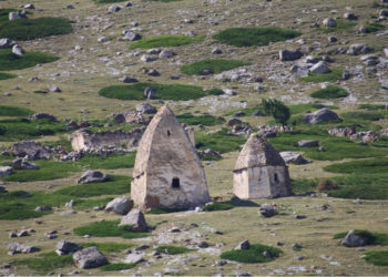 حدود مدينة الموتى