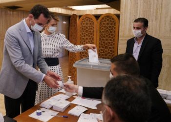 موسكو وواشنطن تلتقيان على التشكيك بشرعية الانتخابات السورية تلويح روسي “بسياسات أخرى حيال الأسد” بموازاة استهداف إسرائيل “الحرس” و”حزب الله”