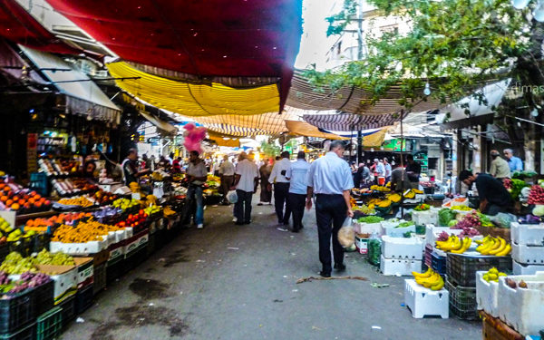 ثلاثة أسباب توضح لماذا لم تنخفض الأسعار رغم تحسن الليرة السورية