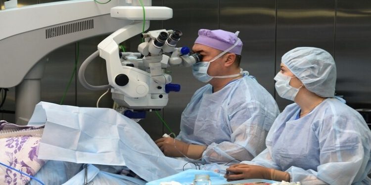 عالم يحذر من سلالة متحولة جديدة تسرع انتشار كورونا