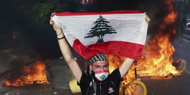 الكبار يسرقون والشعوب تجوع: فساد منظّم في سورية والعراق ولبنان