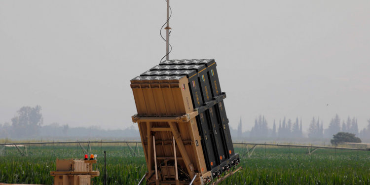 إسرائيل تنتظر وصول الصواريخ الإيرانية إلى سورية.. لضربها