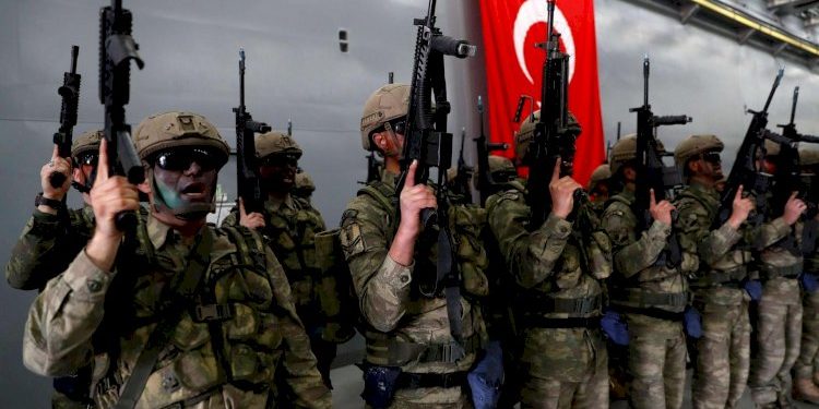 القبعات المارونية: دورها