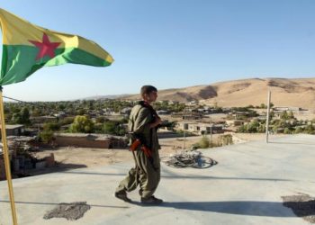 مواجهات بين “قسد” ومدنيين بعد محاولة اعتقال قيادي في دير الزور