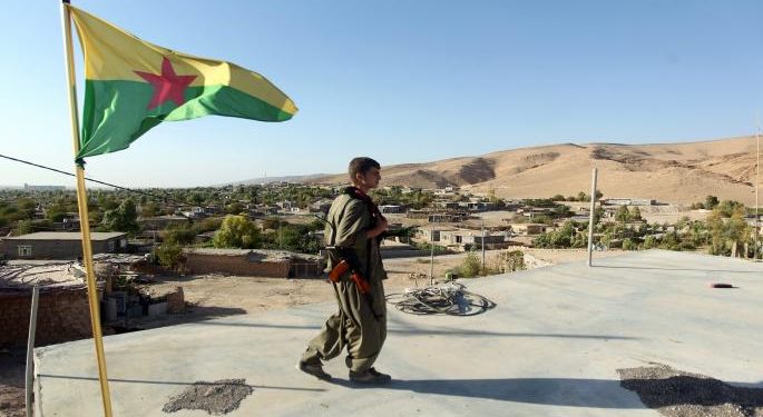 مواجهات بين “قسد” ومدنيين بعد محاولة اعتقال قيادي في دير الزور