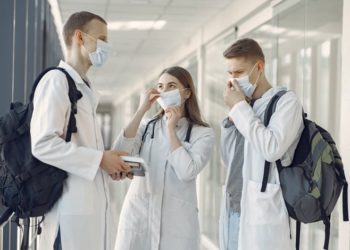 رقم قياسي لإصابات كورونا اليومية في العالم