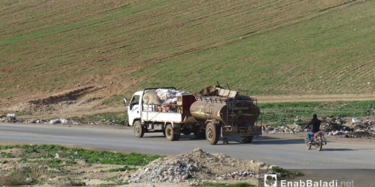 سكان إدلب محرومون من وسائل النقل العامة