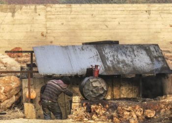 ماذا وراء الاستهداف الروسي لسوق محروقات في جرابلس السورية؟